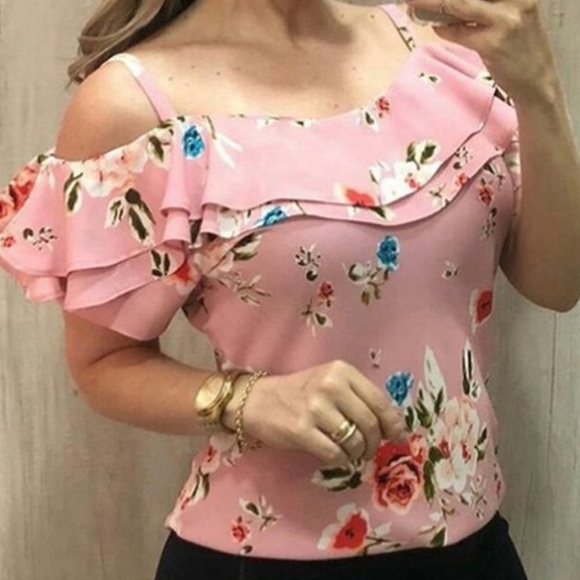 Tops - LAST❣️‼️ Pretty in Pink Blouse